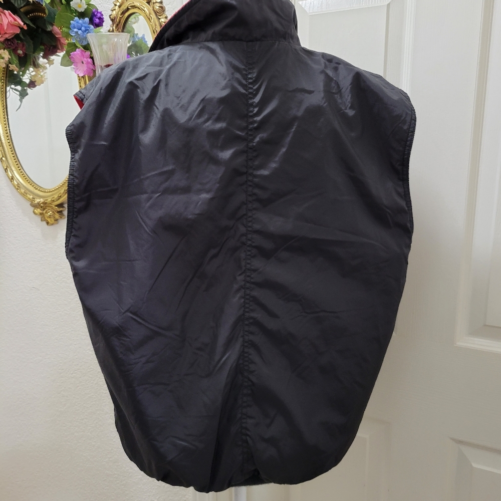 Vest - Picture 5 of 9